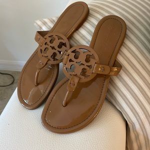 MILLER SANDAL, PATENT LEATHER